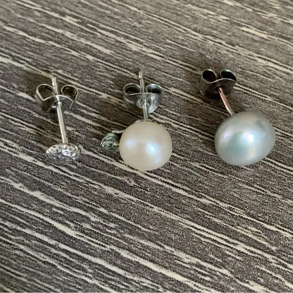 925 Sterling Cultured Pearl Single Stud Set Gorjana Carmel Hammered Gray Cream - Image 2