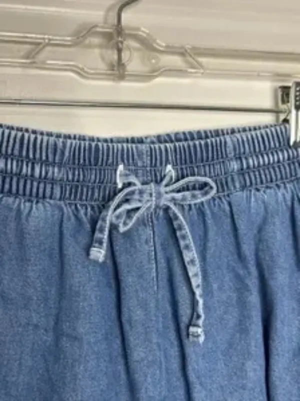 Vintage 90s Erika & Co. Cotton Chambray Shorts, High Waisted Drawstring (Size M) - Image 9