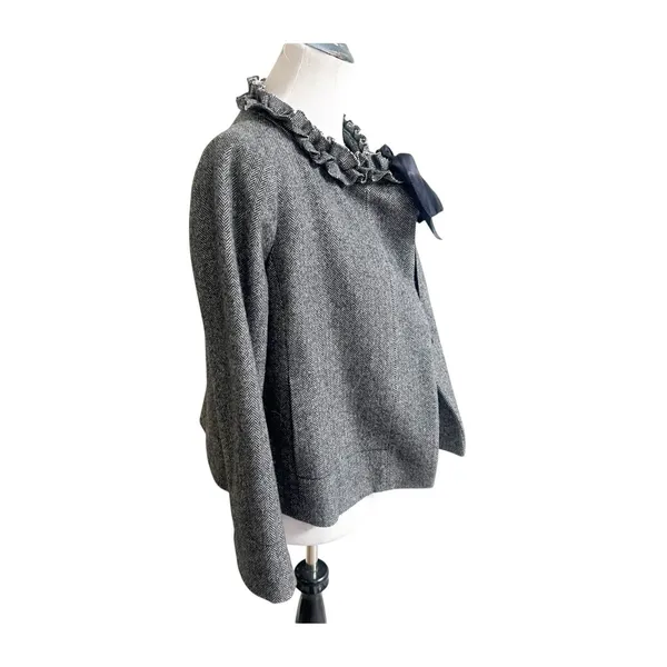 J Crew SZ 4 Women’s Cheshire Ruffle Tie Neck Jacket in Black/White Herringbone - Image 3