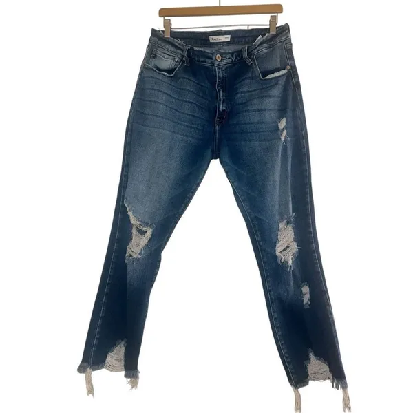 ✨KanCan™ Straight High Rise Ripped Sz 32 Jeans✨ - Image 2