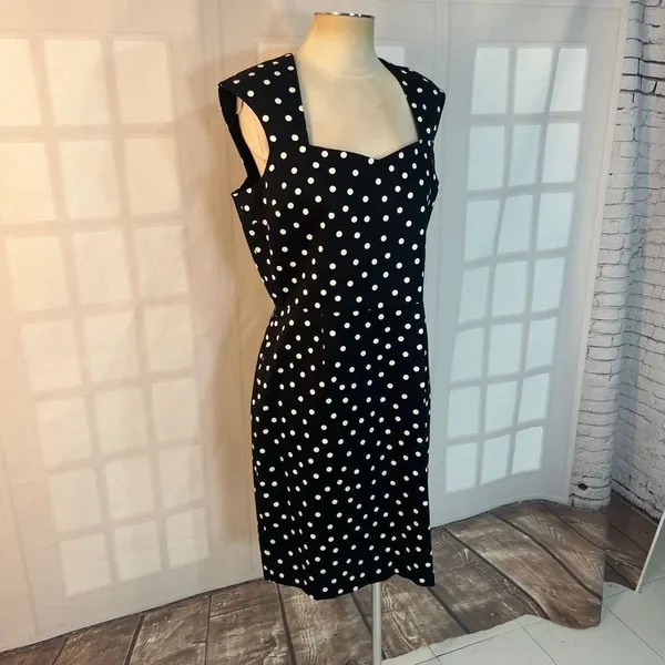White House Black Market NWT Black And White Polka Dots Sheath Dress Size 12 - Image 2