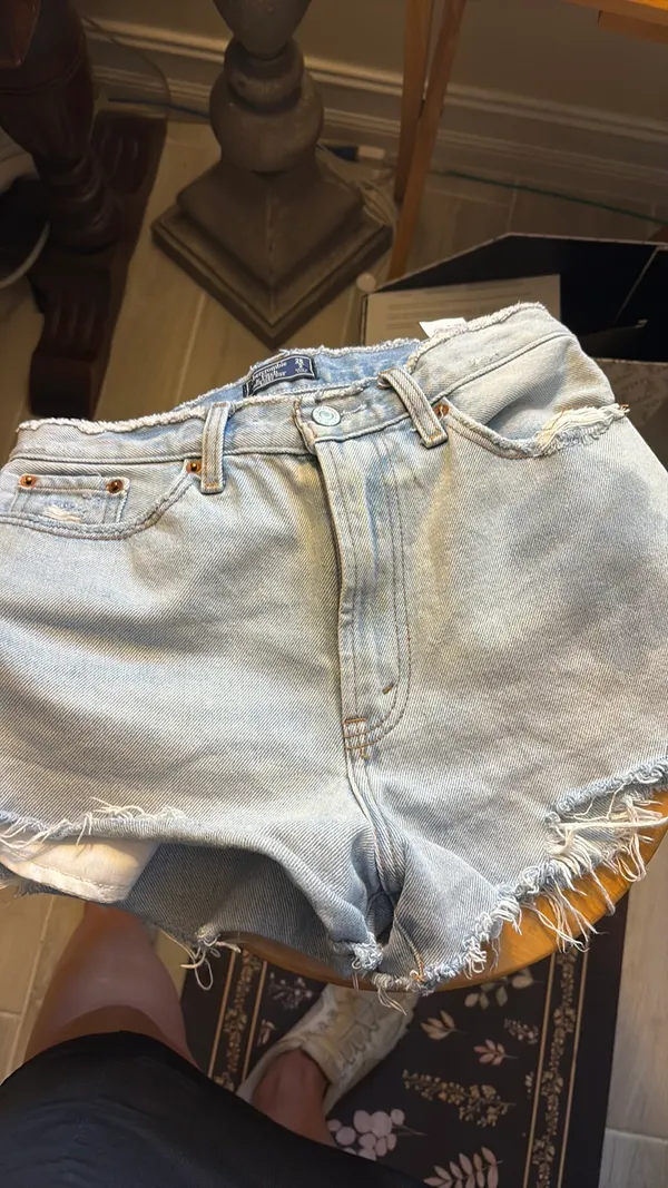 Abercrombie and Fitch denim cut off shorts - Image 13