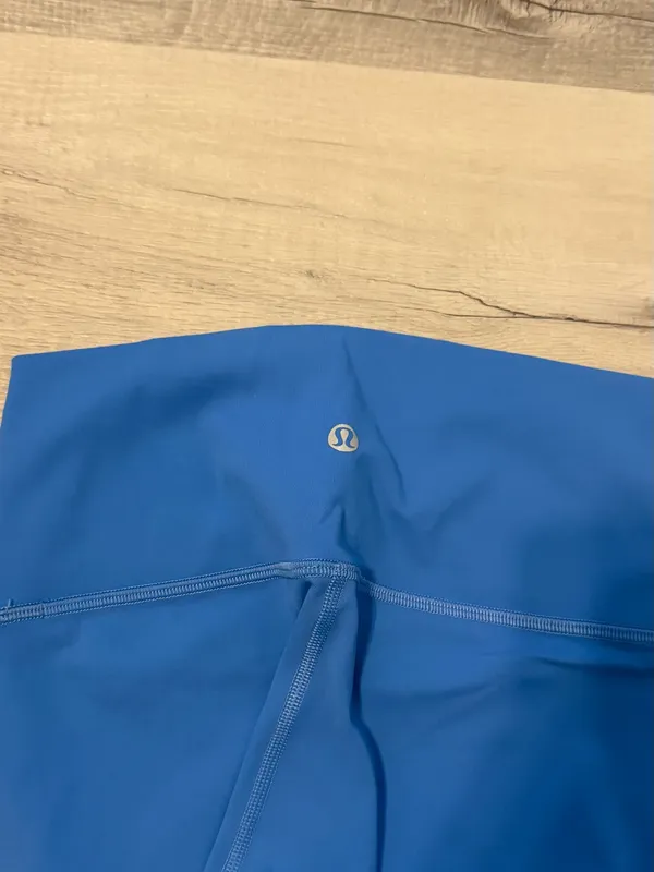 Lululemon Wunder Under Size 4 - Image 2