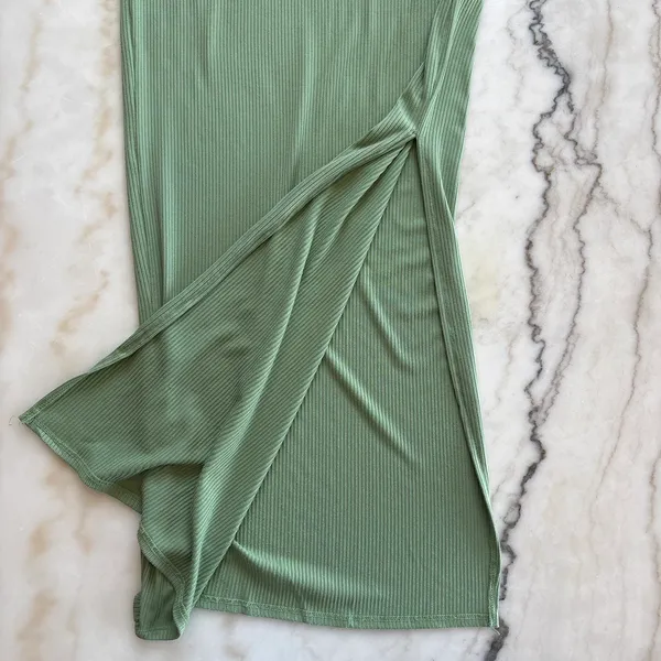 Heart & Hips sage green ribbed bodycon maxi dress sleeveless scoop back size L - Image 4