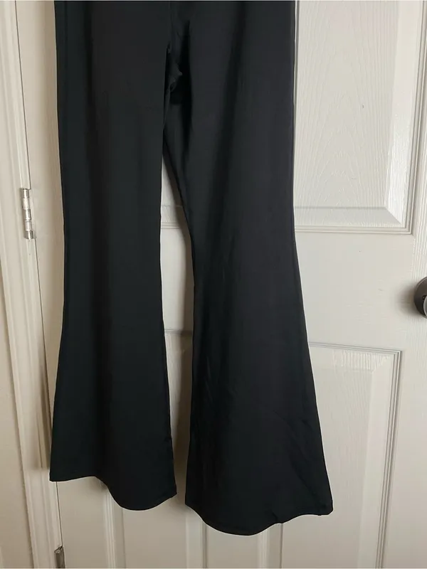 NWT Aeropostale Sport Black High-Waist Performance Yoga Pants Flared Leg Large - Image 3