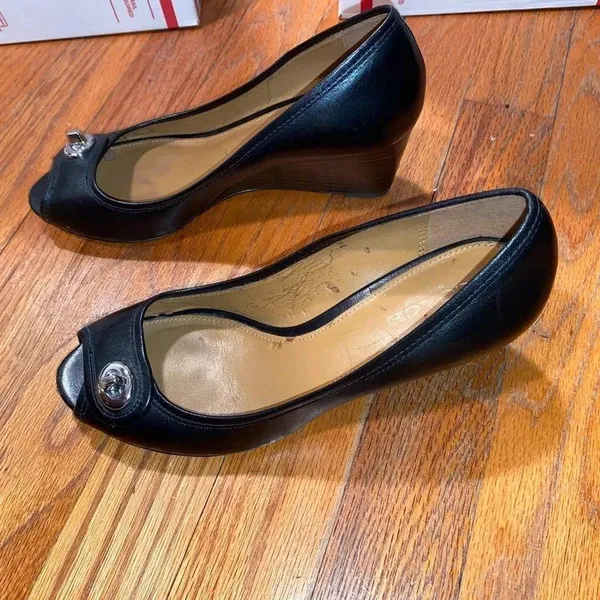Coach Perry Peep Toe Black Wedge Sz 5.5 - Image 2