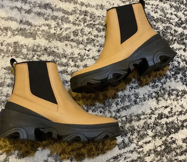 Women's Brex Waterproof Chelsea Boots Size 9 - Image 2