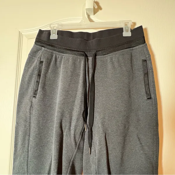 Lululemon sweats Sz 10 black/grey excellent condition - Image 3