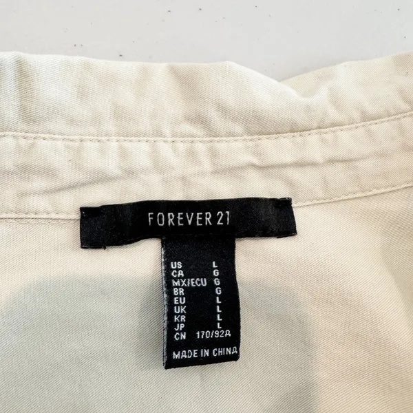 Forever 21 Shacket Size Large L Beige Cropped Button Front Top Pocket Minimalist - Image 5
