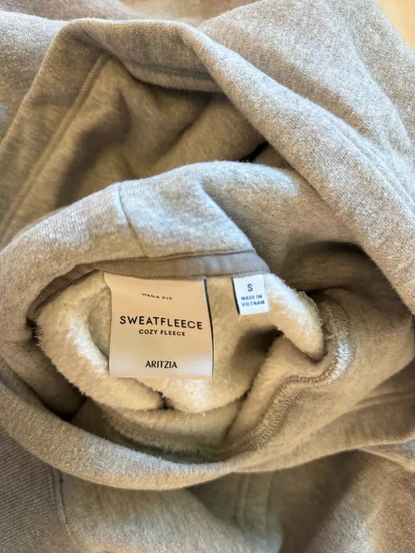 Aritzia Sweatfleece Hoodie - Image 5