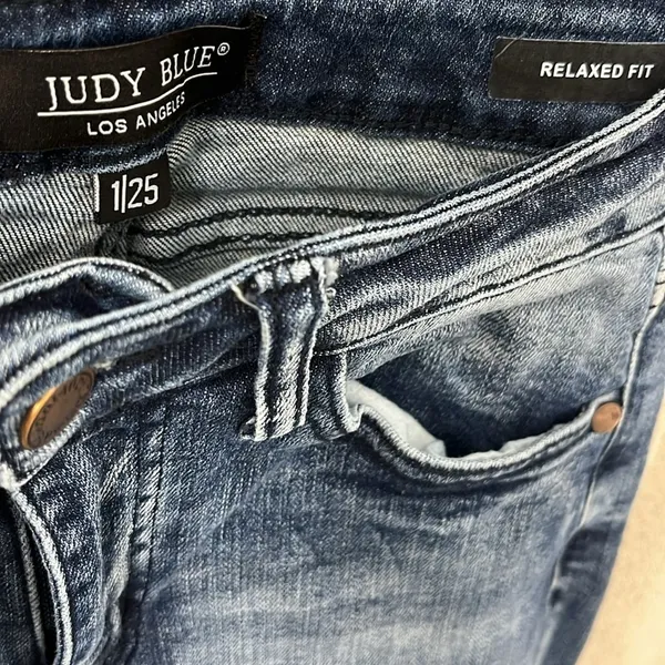 Judy Blue Relaxed Fit Frayed Hem Skinny Jeans Size 1 /‎ 25 - Image 3