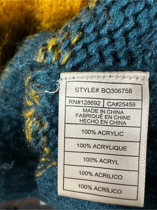 S326. Steve Madden Colorblock Fuzzy Chunky Knit Sweater size M - Image 3