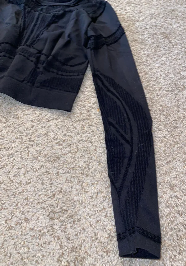 Fabletics Long Sleeve Crop Top - Image 3