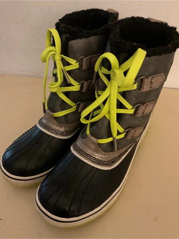 Sorel women leather waterproof Tivoli snow boots US 8 - Image 9