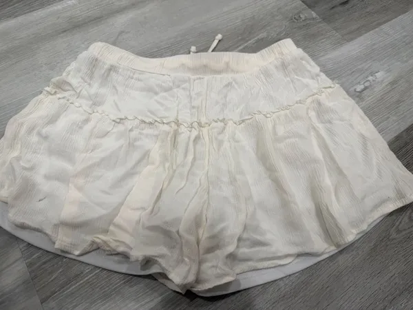 White skort Size L - Image 3
