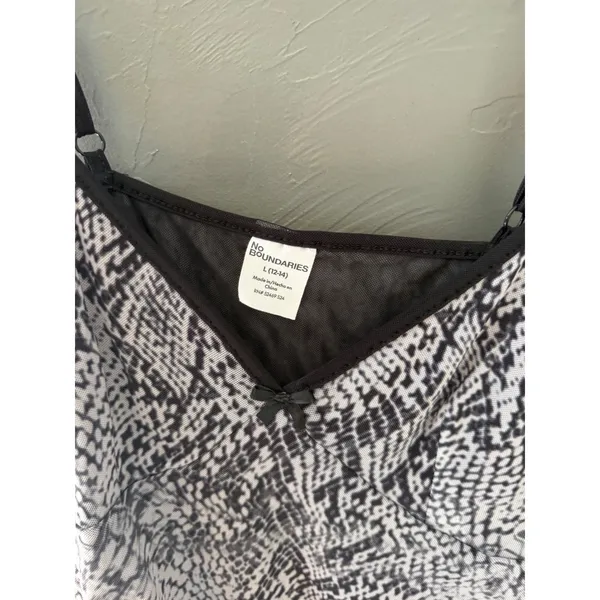 Signature Studio Blue Racerback & No Boundaries‎ Snakeskin Cami Bundle Large - Image 7