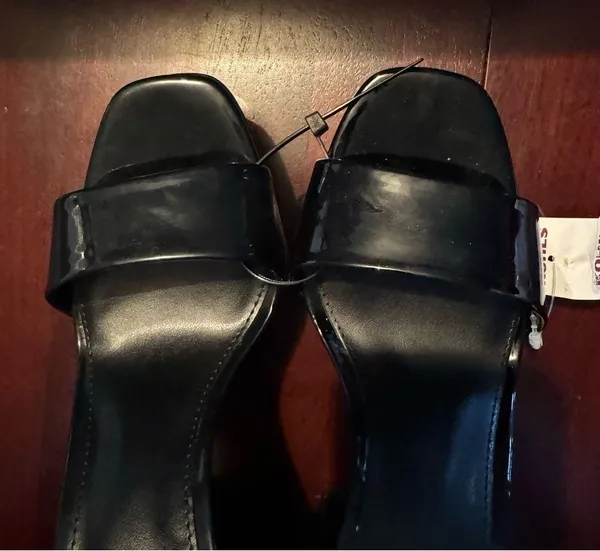 Madden Girl Black Heels - Image 11