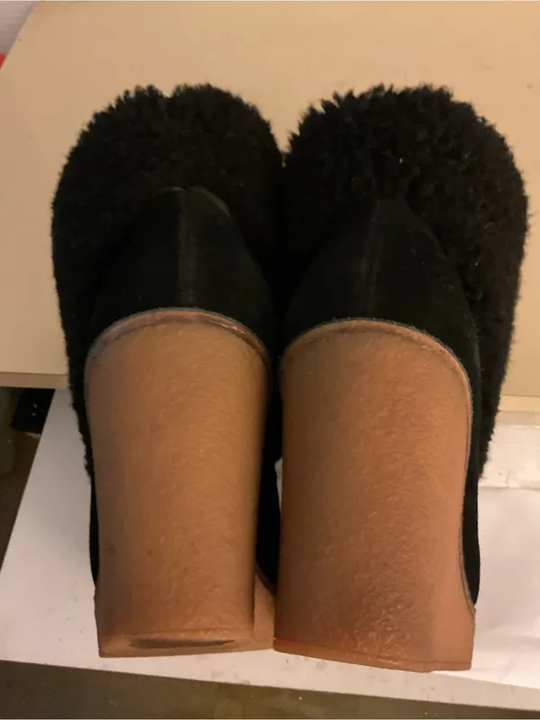 UGG women Black Suede sheepskin Wedge Coldin boots US 9.5 - Image 9