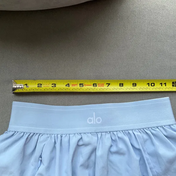 Alo Yoga Match Point Short Seashell Blue XS - Image 3