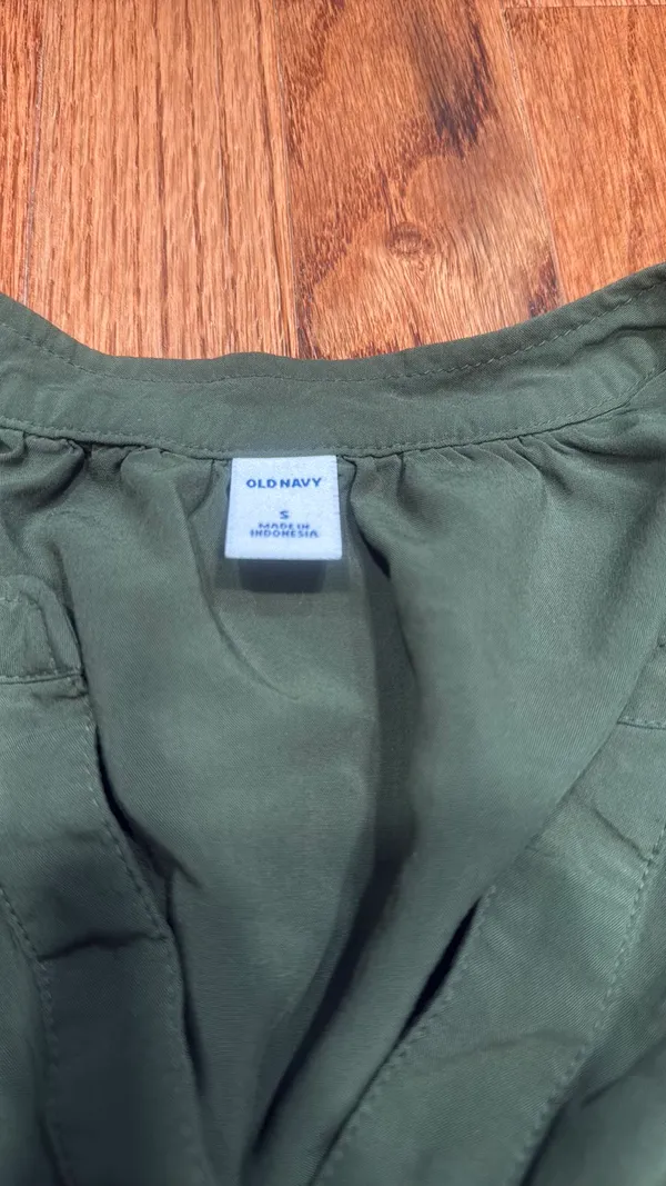 Old Navy Green Top  - Image 3