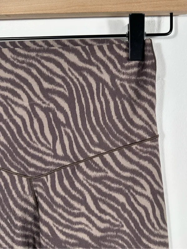 OFFLINE By Aerie Real Me High Waisted Printed Legging‎ Zebra Animal Print Size M - Image 7