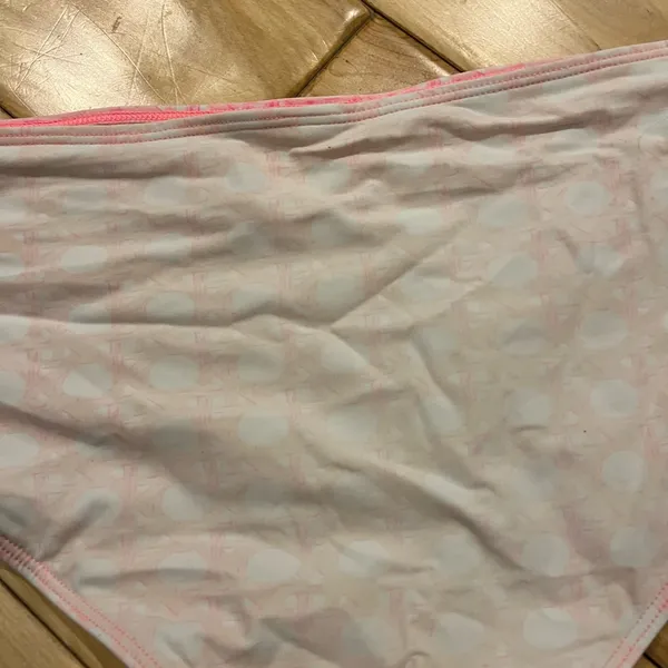 Vineyard Vines Swim Suit - Image 3
