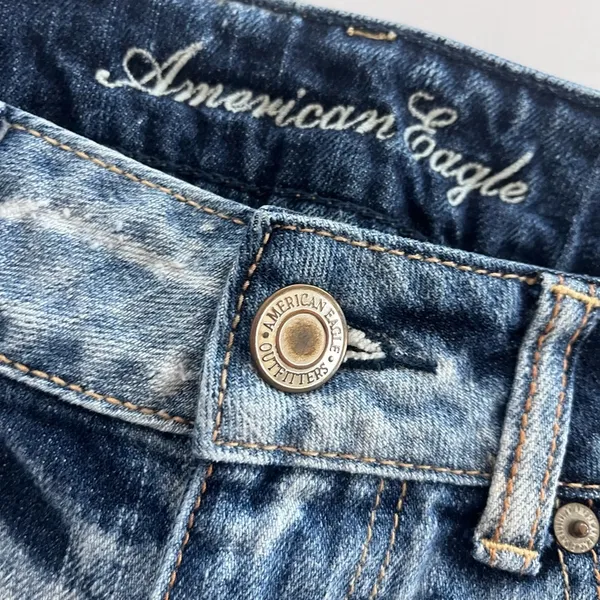 American Eagle Outfitters Studded Distressed Jean Shorts Size S - Image 5