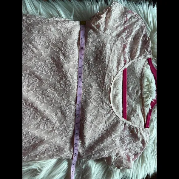 Pale pink lace top with camisole - Image 4