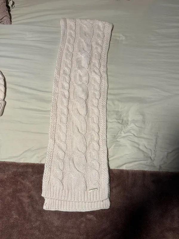 Michael Kors hat and scarf set - Image 3
