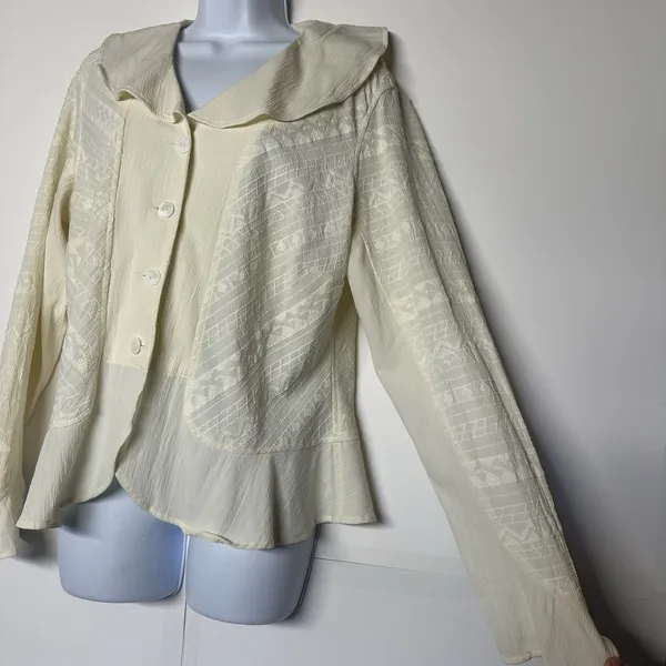 Coldwater Creek Women's White Button Down Blouse - Size L - Textured Rayon Blend - Image 5
