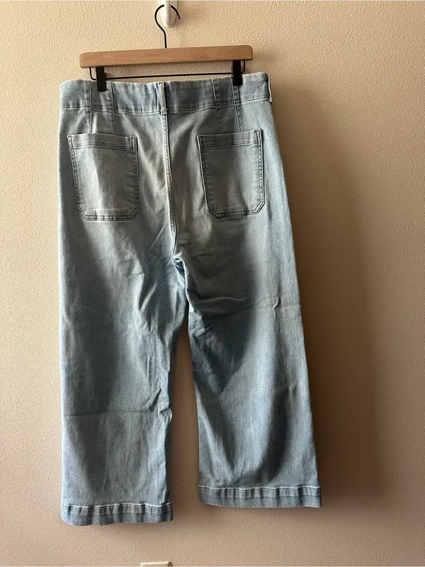 Anthropologie Maeve the Colette wide leg cropped jean light wash size 34 - Image 3