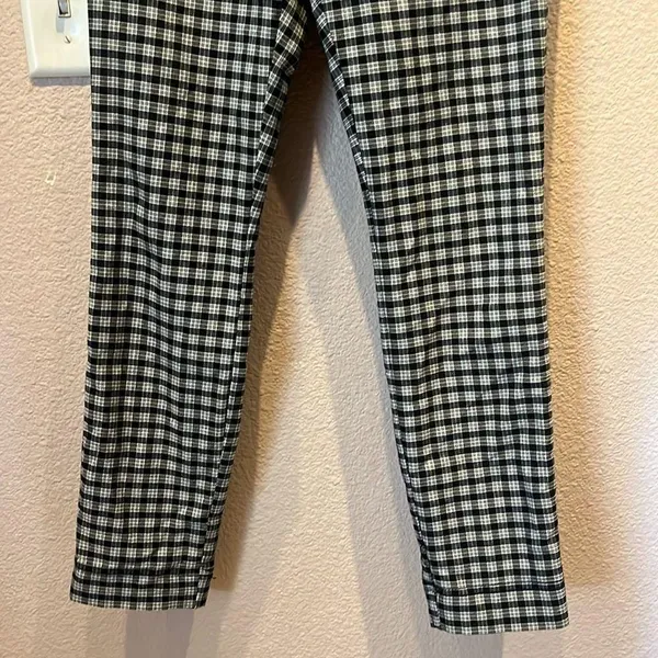 Hollister Women’s Black and White Plaid Stretchy Pants Medium Ultra High Rise - Image 4