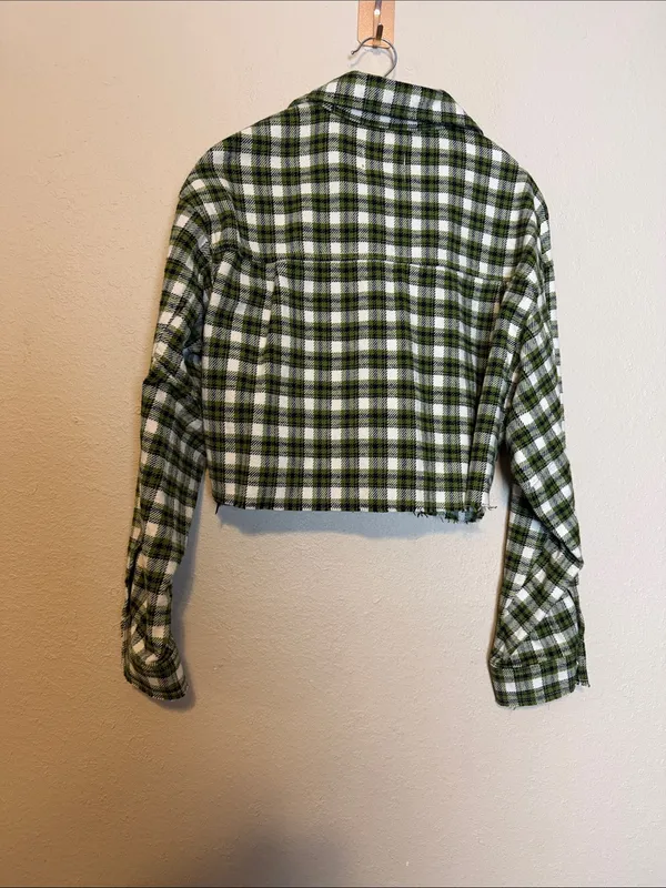 BDG‎ Urban Outfitters Claire Green Plaid Cropped Flannel Shacket Jacket Small - Image 7