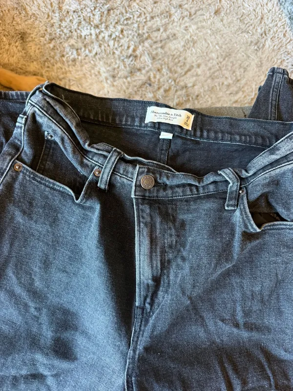Abercrombie High-Rise Jeans 90s Straight Curve Love - Image 2