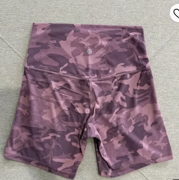 Lululemon Align Shorts 6" - Image 3