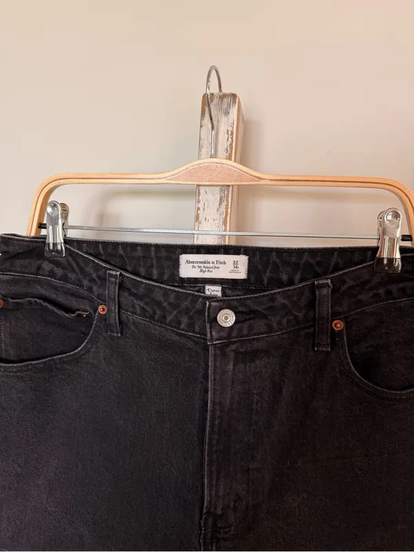 Abercrombie & Fitch The 90’s Relaxed Jean Highrise Black Denim Size 14R EUC - Image 3