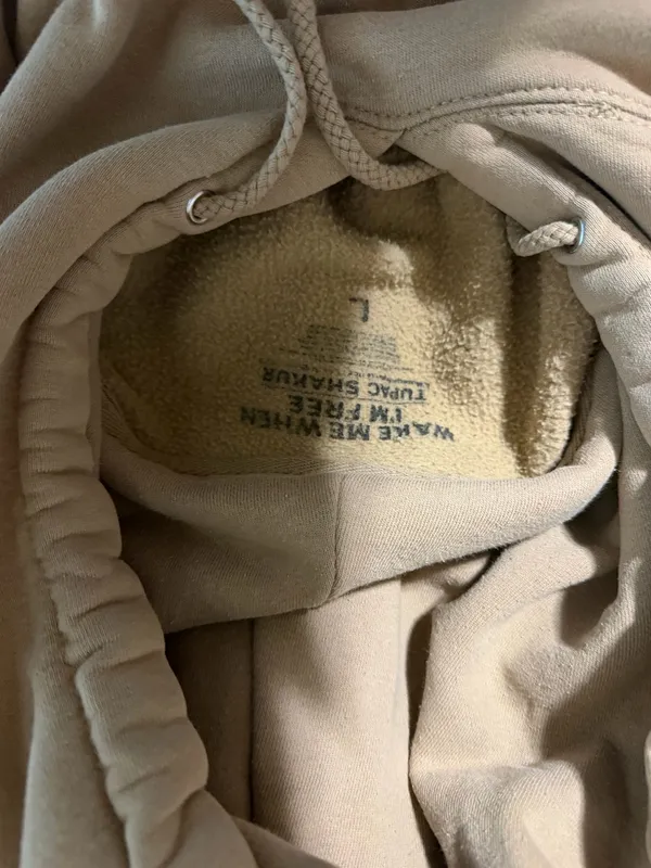 Tupac Hoodie Size L - Image 3