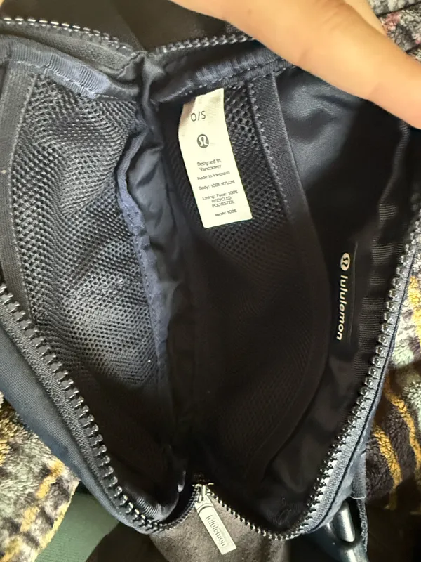 Lululemon Belt Bag Everywhere Navy Blue - Image 3