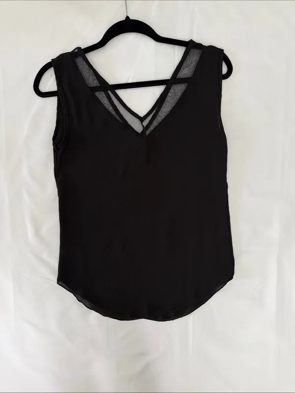 Women's‎ V-Neck Mesh Strap Camisole - Black - Image 4