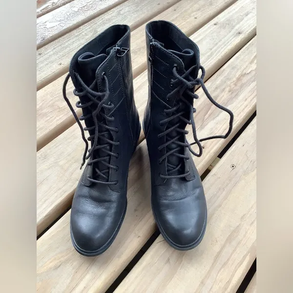 Timberland lace up combat boots🖤🖤🖤 - Image 3