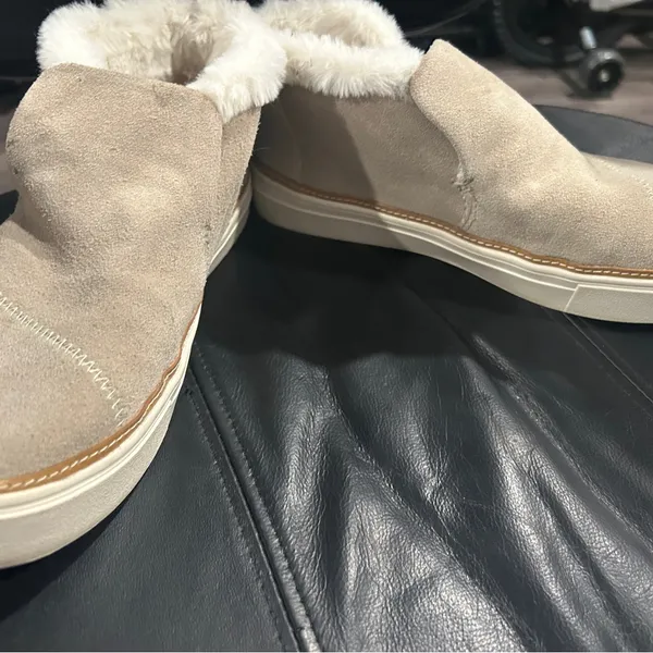Toms Cream Furry Lined Shoes - Image 16