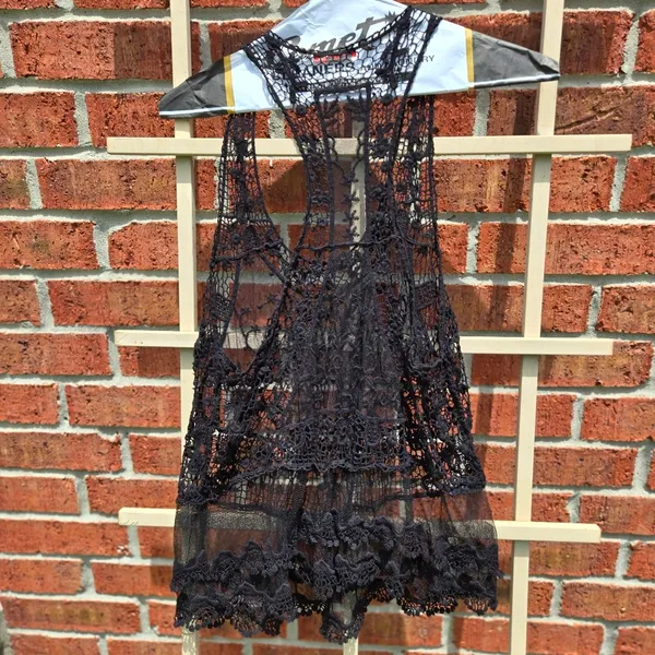 Elegant Black Lace Women's Top M - Image 5