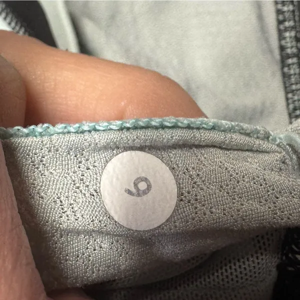 Lululemon Pirouette Bra in Sea Stripe Mint Moment Black size 6 - Image 5