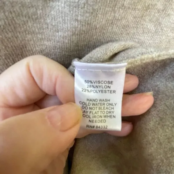 Sisters size M Taupe sweater relaxed fit viscose blend closet staple preppy - Image 4