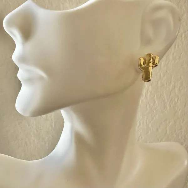 Sugar Rush Tarte dainty gold tone cactus stud earrings - Image 3