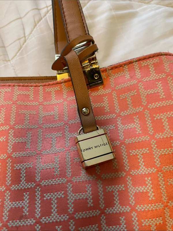 Tommy Hilfiger Coral Tote with Brown Handles - Image 2