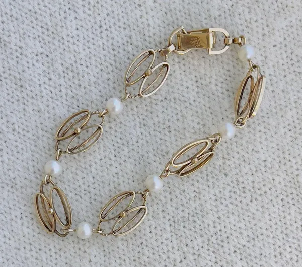 Vintage Van Dell natural pearl with 12k gold filled bracelets - Image 2