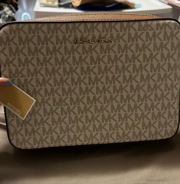 Michael Kors Crossbody - Image 4