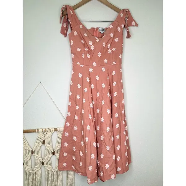 Unique Vintage Daisy Dress Coral Pink Floral Print A-Line Sweetheart Tie Straps - Image 4