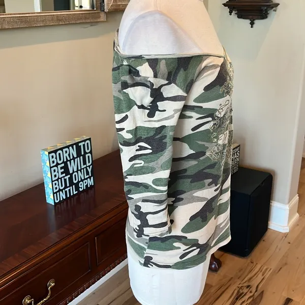 Wet Seal Camo Off Shoulder Shirt - Image 4